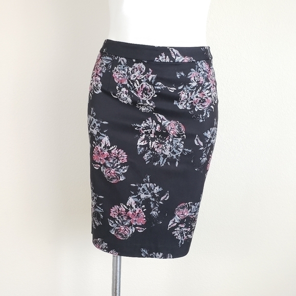 Halogen Work/Career Pencil Skirt - Picture 1 of 6